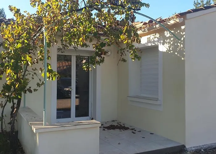 Location Saisonniere * Pierrevert